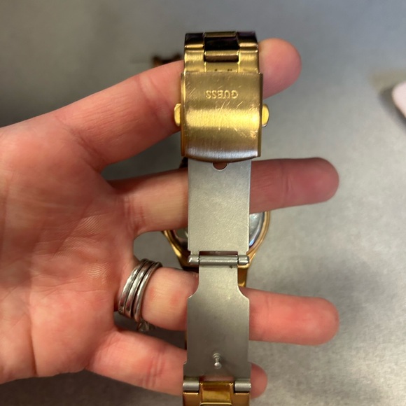 GUESS Watch - Picture 4 of 7